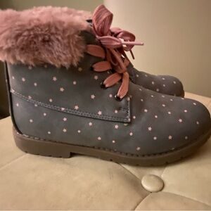 Gray Boots with Pink Stars and Fur Trim Girl’s Size 1